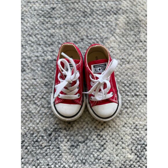 Converse Red Low Top Toddler size 5 Lace Sneakers - Picture 1 of 5